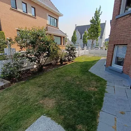 Le White Garden Apartmán De Panne