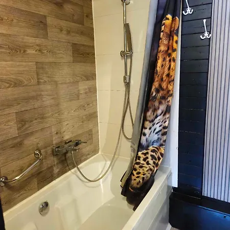 Le White Garden De Panne