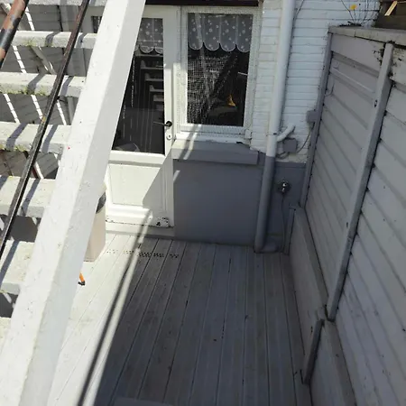 Le White Garden Apartment